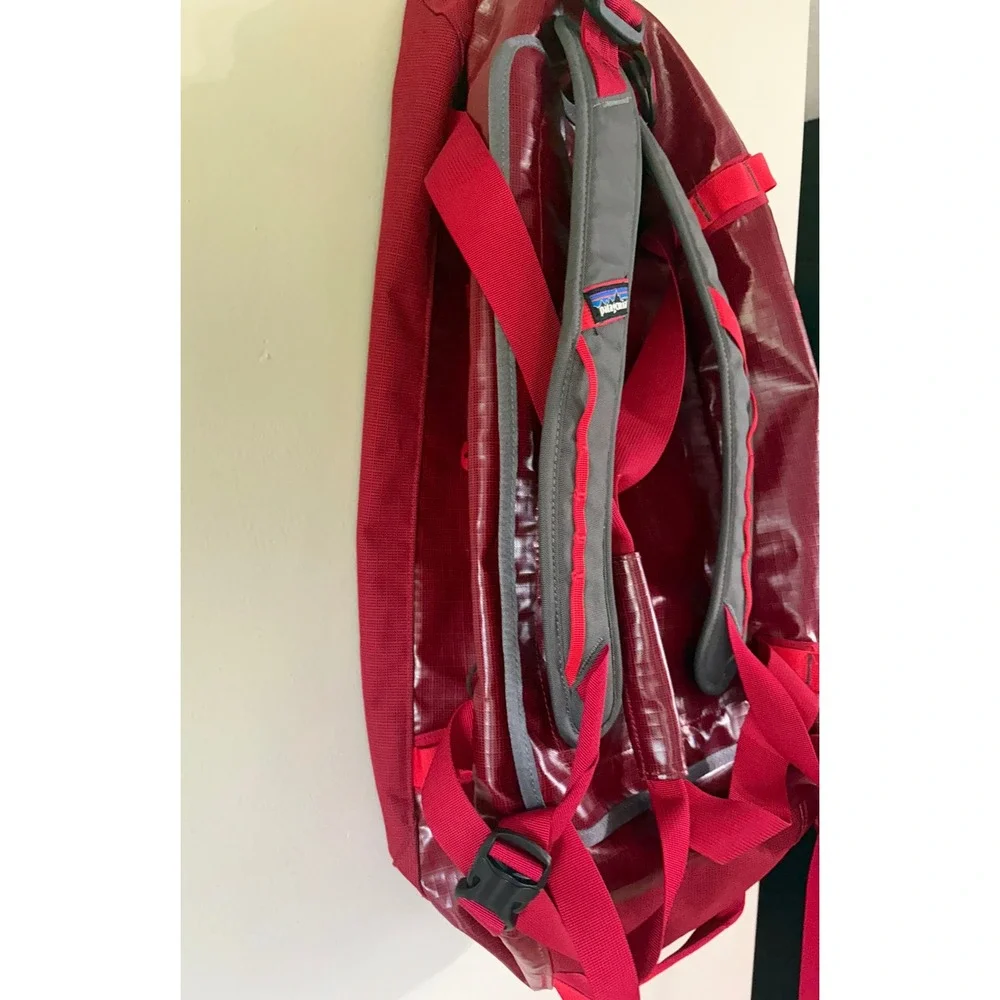 Patagonia Black Hole Duffel 60L Red Backpack Strap Travel Bag 49341 Hiking Camp